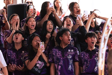 2025 NLDC THQ fans screaming by Clinton Ngo.