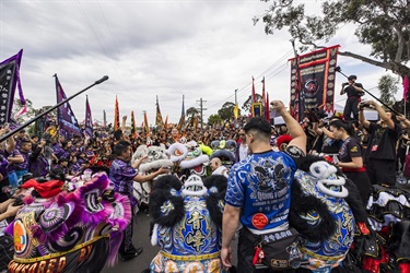 2024-Cabramatta-Moon-Festival-lion-dance-team-greet-by-Anna-Kucera.jpg