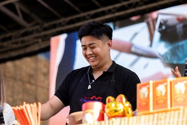Cabramatta_Moon_Festival_Vincent_Lim_1.jpg